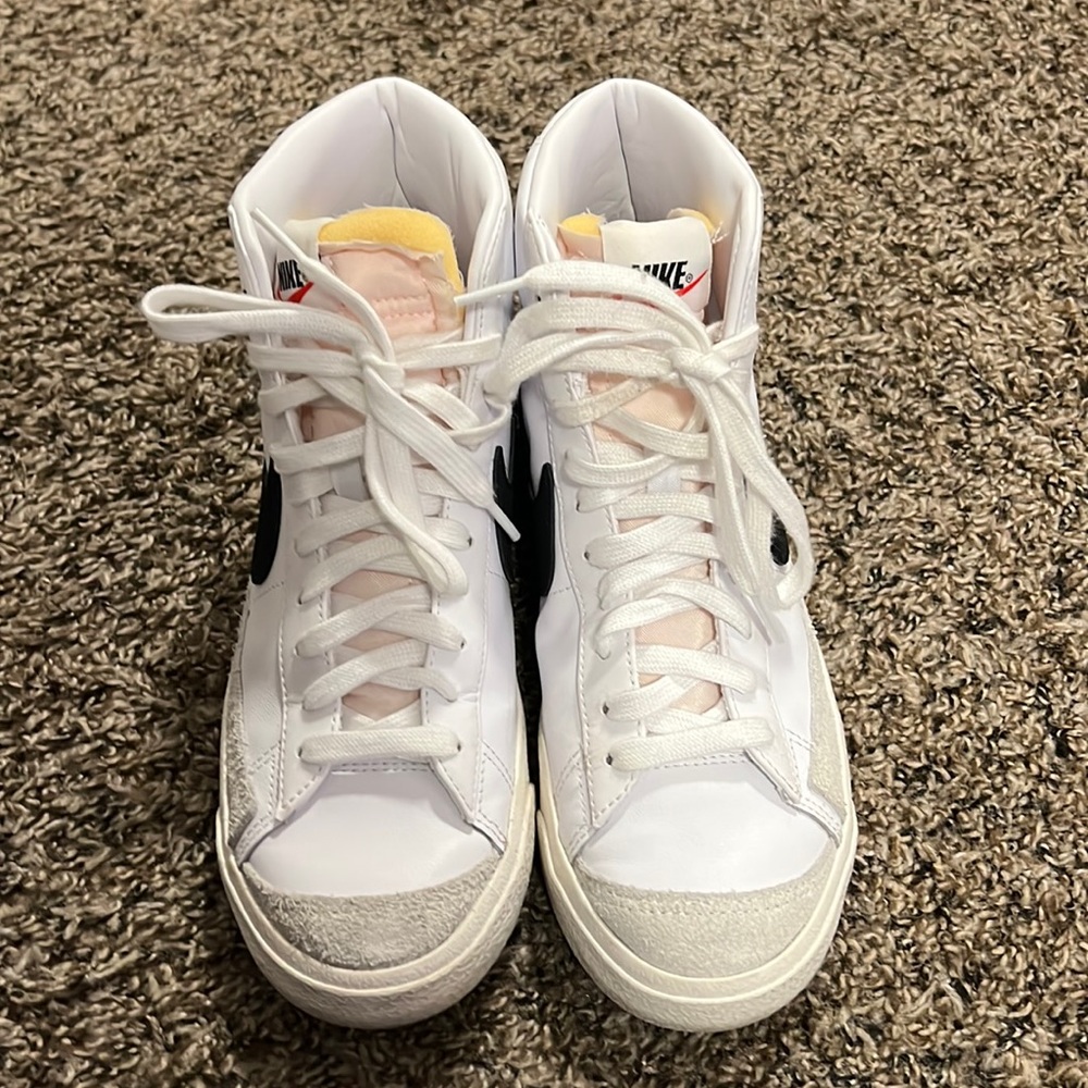 nike blazers women’s